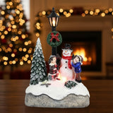 Ema & Jakub | Kalėdinė dekoracija su apšvietimu ir sniego seniu